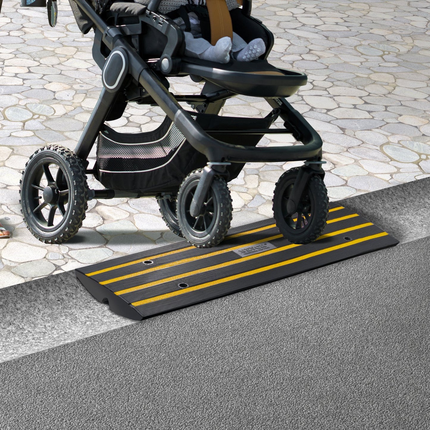 VEVOR Curb Ramp, 6.5 cm Rise Rubber Driveway Ramps, Heavy Duty 15 tons Weight Capacity Threshold Ramp, Curbside Bridge Ramps for Loading Dock Garage Sidewalk, Expandable Full Ramp Set
